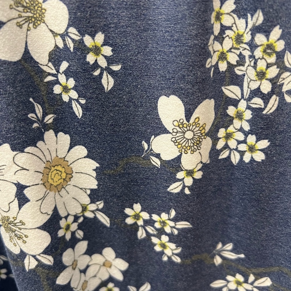Dusty Blue Floral Knit Top with Pin Tuck Pleating - Picture 4 of 6